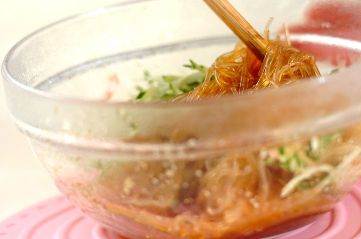 たっぷり生野菜の春雨サラダの作り方1