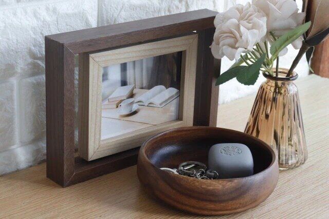 ダイソーのフォトフレームL判（回転式）2