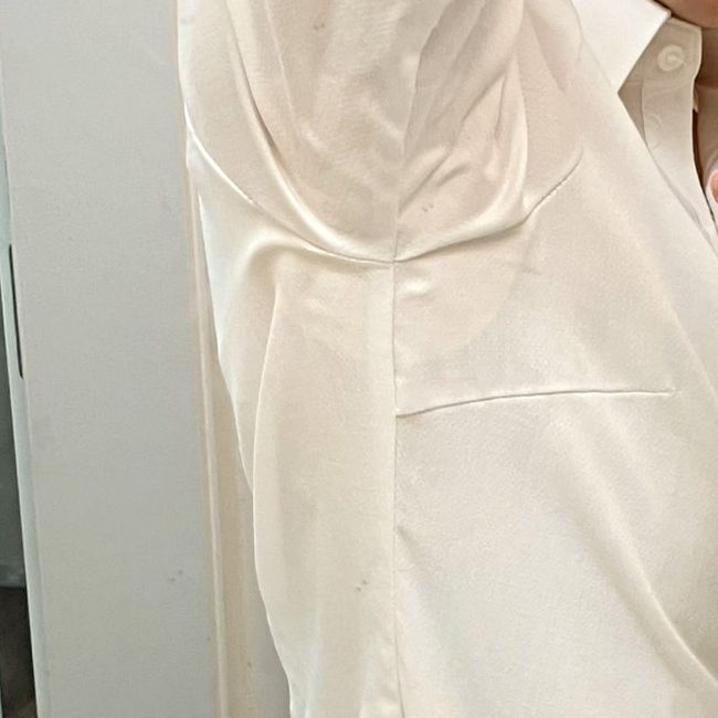 「ジワッ」にじむワキ汗を完全防御！？【ダイソー】の汗とりパットを使ってみた！