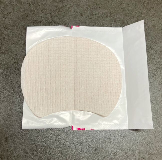 「ジワッ」にじむワキ汗を完全防御！？【ダイソー】の汗とりパットを使ってみた！