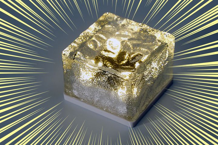 「ソーラーライト ブロック」を防災用として導入