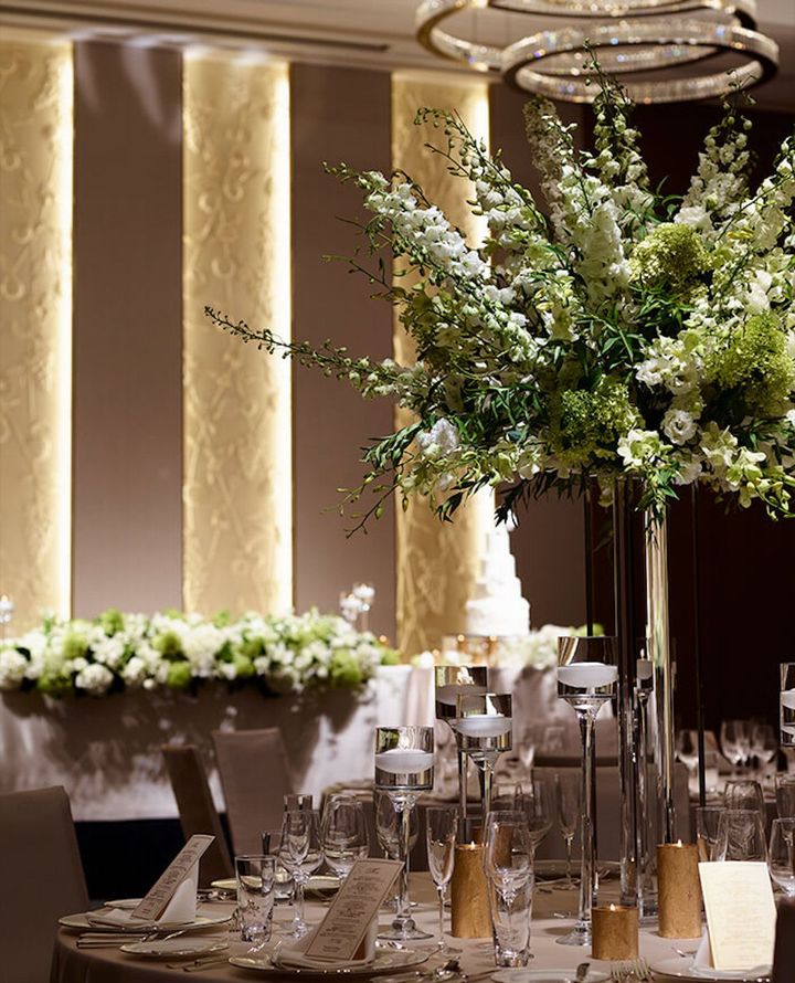 披露宴のスタイルや人数に合わせて、多彩な宴会場の中から選ぶことができる。