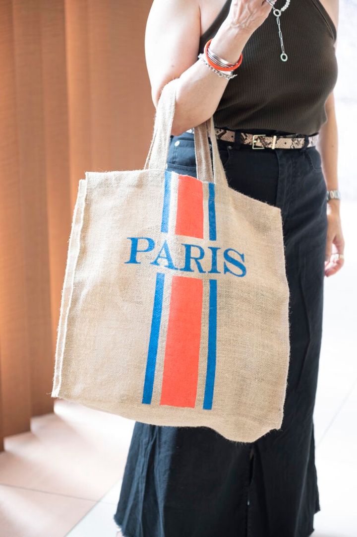 キャッチーなロゴがコーデのポイントに