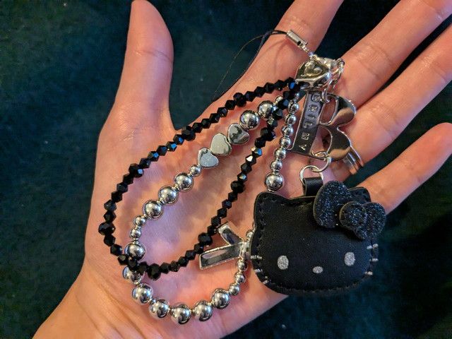 HELLO KITTY × BRILMY ミラー付きビーズストラップ