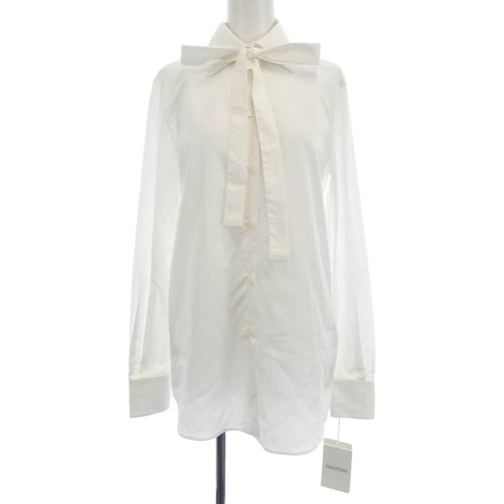 ヴァレンティノのリボン付きシャツ