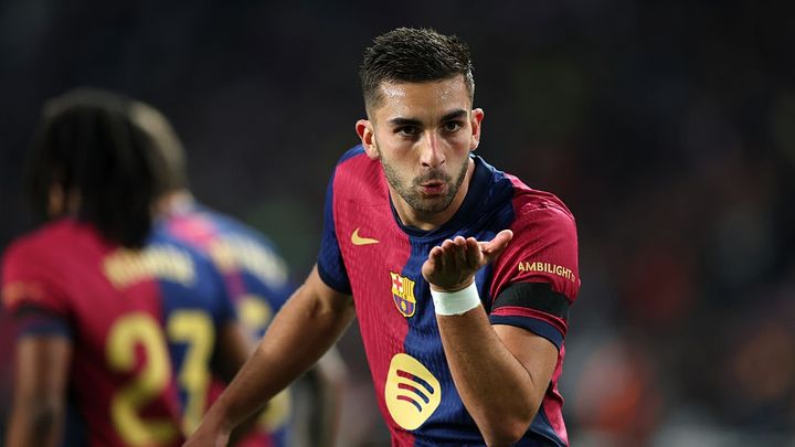 日本ツアーで来日のスペイン代表、なぜか大手学習塾をインスタで宣伝し受験生困惑