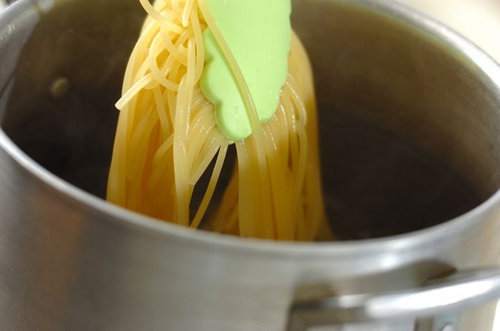 ベーコンの旨味！シンプルがいちばん基本のトマトソースパスタの作り方2