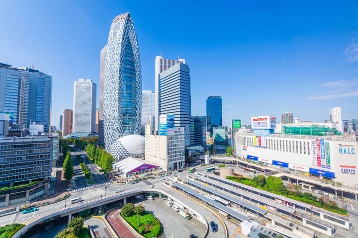 新宿駅まで30分以内で行ける、家賃相場が最安の駅は？