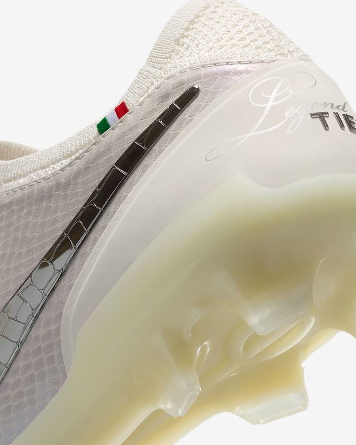 NIKEから“質感最強”のサッカースパイクが登場！新作ラグジュアリーモデルは8月1日に実店舗でも発売