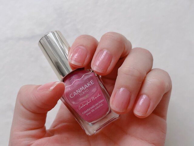 キャンメイク カラフルネイルズ N118 ピンクジェニック 爪に塗る