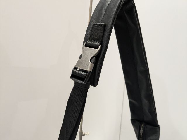 コクーンショルダーバッグのハンドル部分