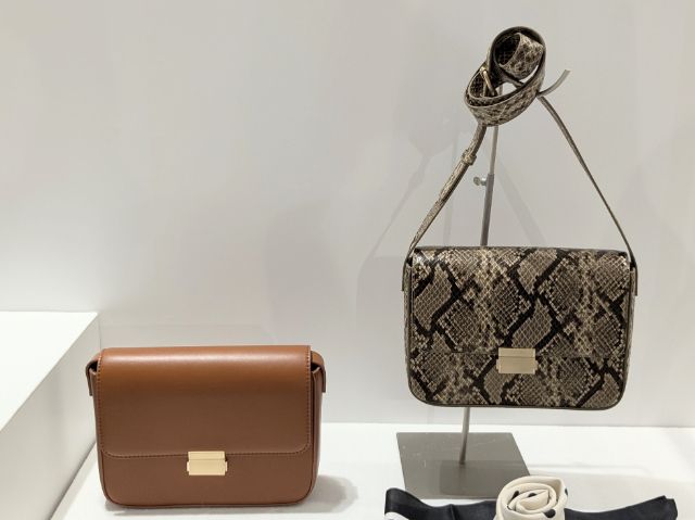 スクエアフラップショルダーバッグ+E2つ