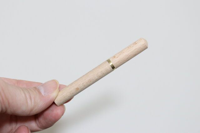 セリアの木製シャーペン芯ケース 芯10本入1