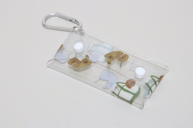 犬柄マルチケースカラビナ付き デザイン