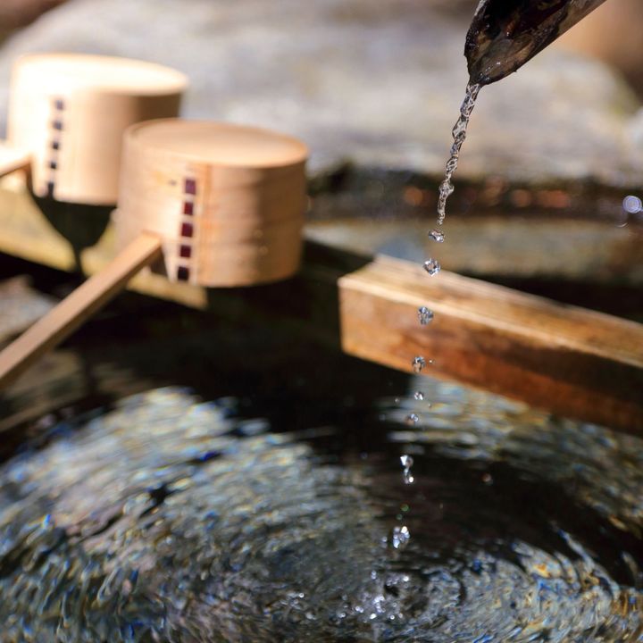 手水舎は、簡略とはいえ、心静かに身を清める禊の場所。内宮の別宮、瀧原宮で。