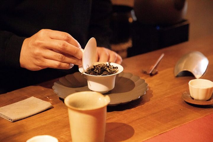 食べ疲れしているなど希望を伝えると50〜60種類の茶葉から選んでくれる。