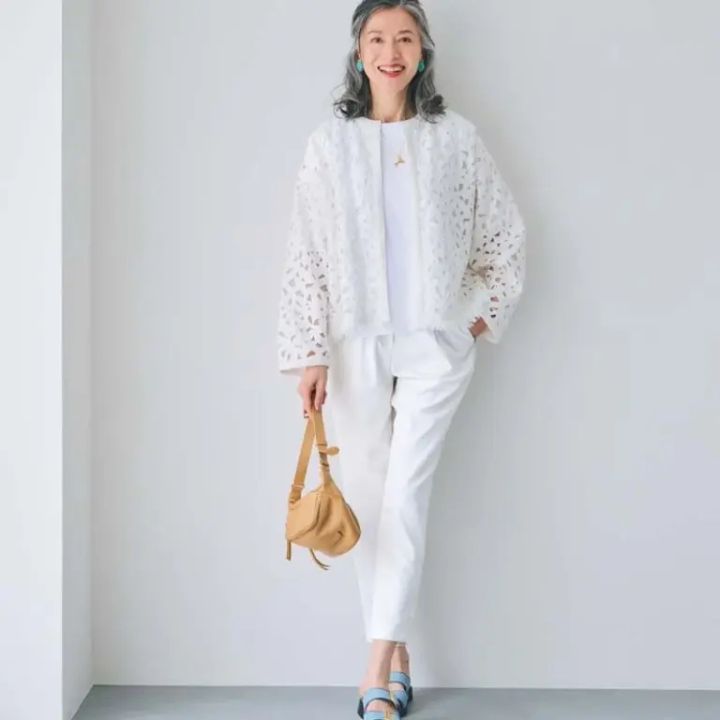 下着が透けない白なら安心！ 涼やかに楽しむ夏のホワイトコーデ