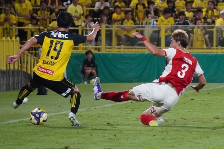 古巣対戦のスタッド・ランスDF関根大輝、発展途上の偽サイドバックで目指す1部復帰「2部だから厳しいみたいな声もありますが」