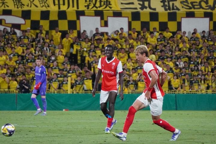 古巣対戦のスタッド・ランスDF関根大輝、発展途上の偽サイドバックで目指す1部復帰「2部だから厳しいみたいな声もありますが」