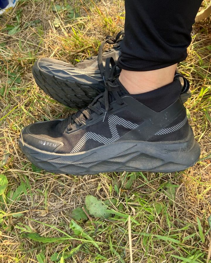 ワークマン「防水シューズ ハイバウンスレイン」