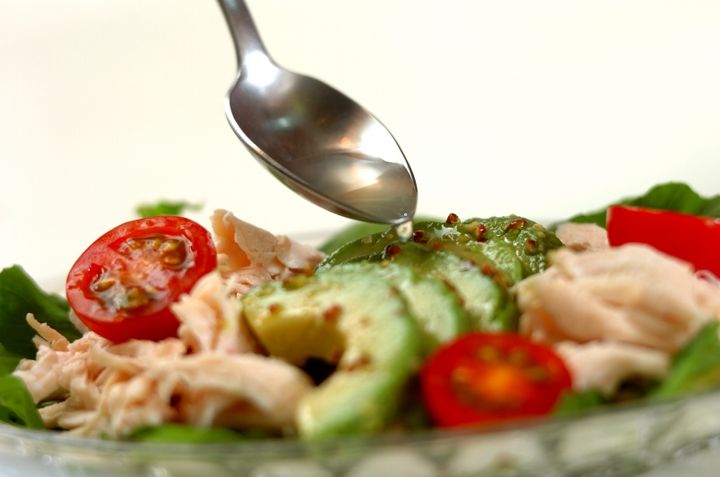 アボカドと鶏ささ身のサラダの作り方2