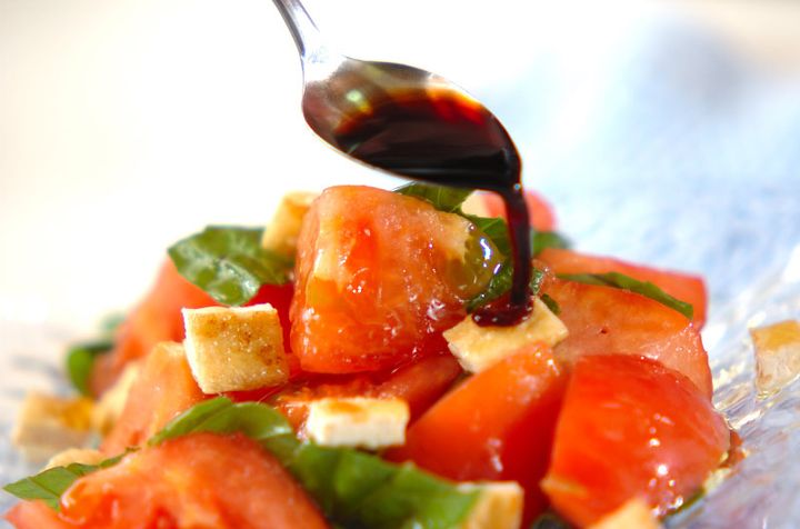 トマトのフレッシュバジル和えの作り方1