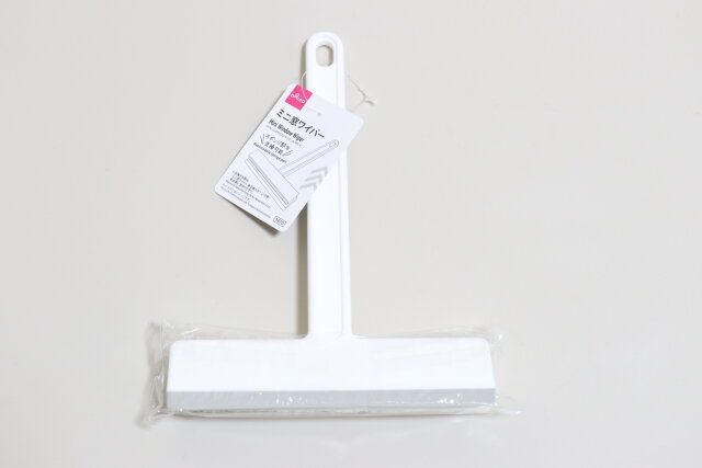 ダイソーのミニ窓ワイパーのパッケージ