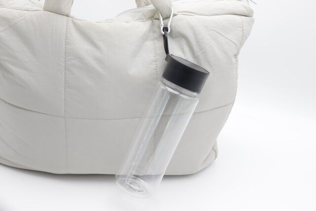 ドリンクボトル（550mL、黒、収納取っ手付） 持ち運び