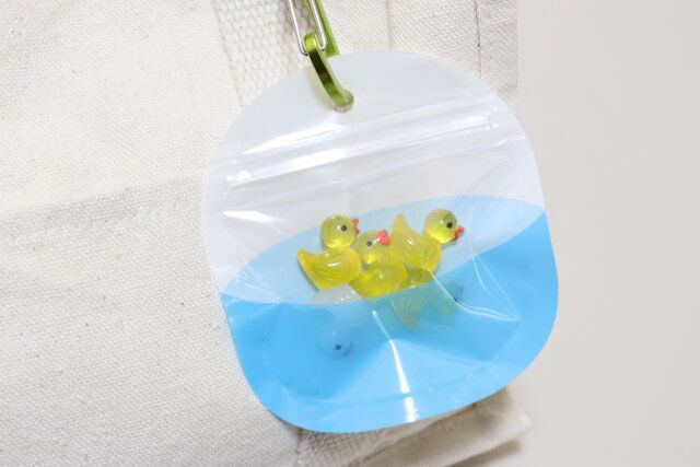 セリア ダイカットジップバッグ カラーカプセル 使用例 穴あき