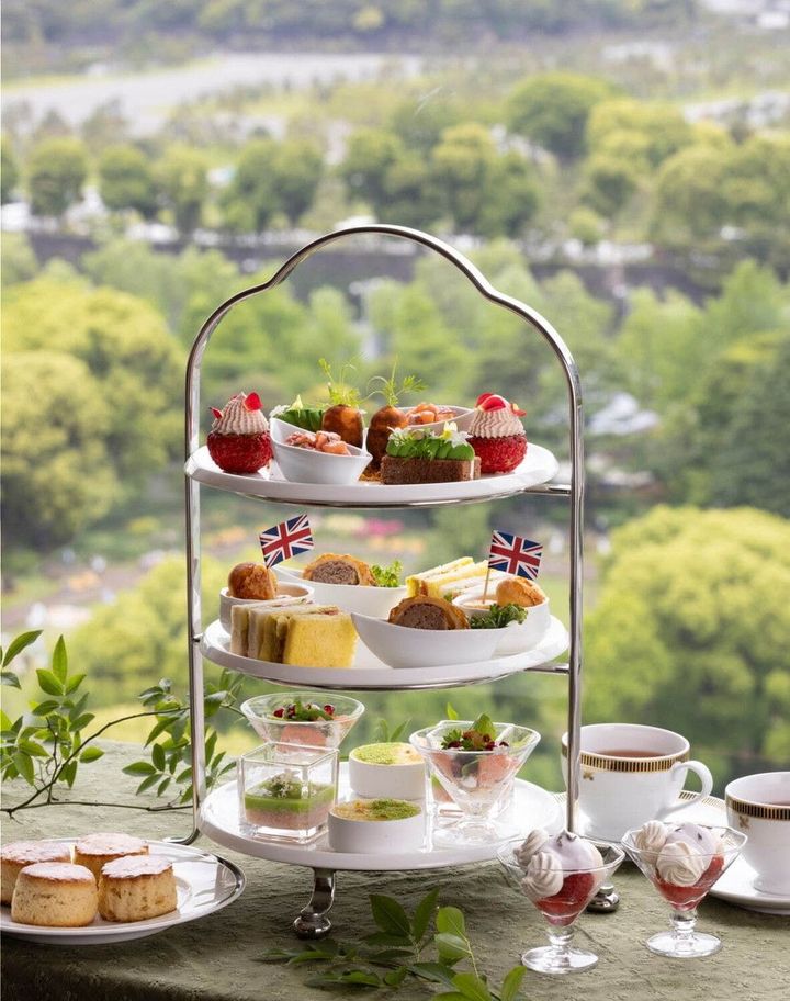 ブリティッシュ サマー アフタヌーンティー 平日 ￥9,400円、土日祝 ￥ 9,800（税・サービス料込）