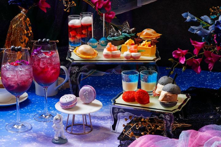 サマーギャラクシーアフタヌーンティー 平日 ￥5,500、休日 ￥5,800（税・サービス料込）