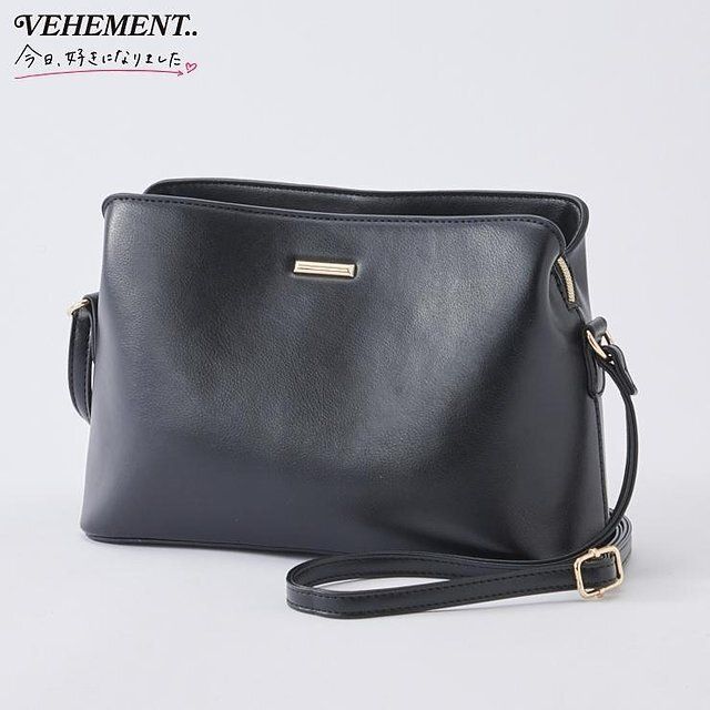 しまむらのあおりポケット付きショルダーバッグ