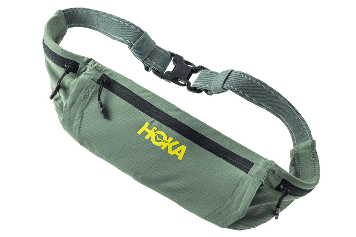 〈HOKA〉のランニングバッグ