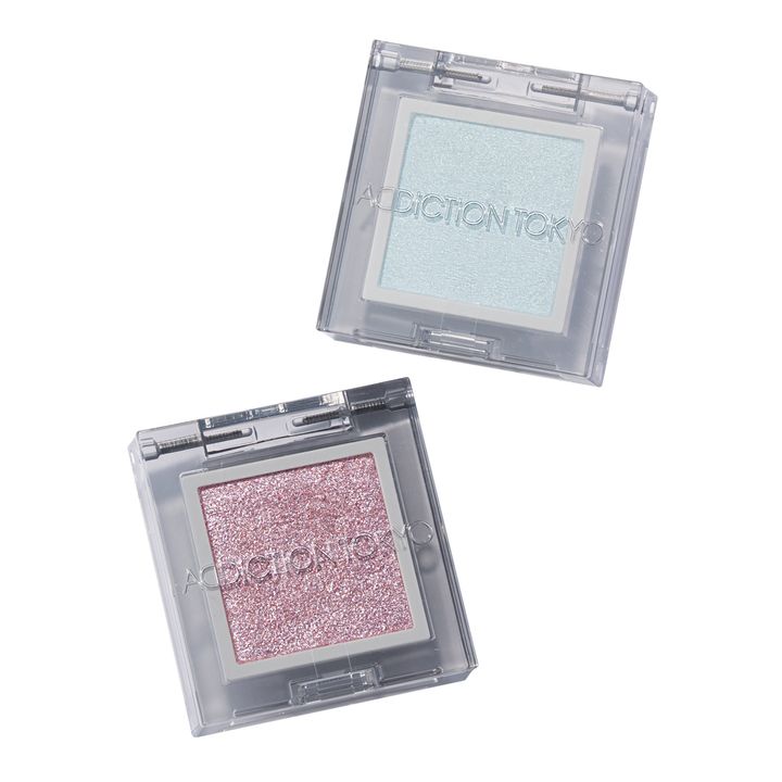 上：アディクション ザ シングル アイシャドウ ネイキッドシアー 005N, 下：アディクション ザ シングル アイシャドウ スパークル 003SP