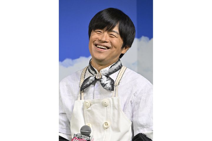「2025年上半期推し芸人ランキング」2位はバカリズムさん（撮影：2025年07月、時事通信フォト）
