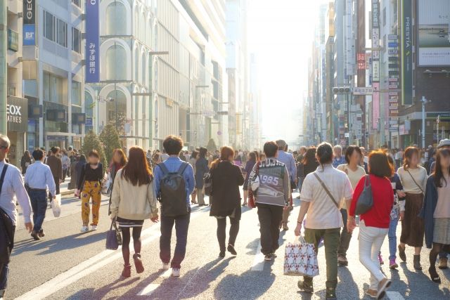 日本 歩行者天国の様子 街中