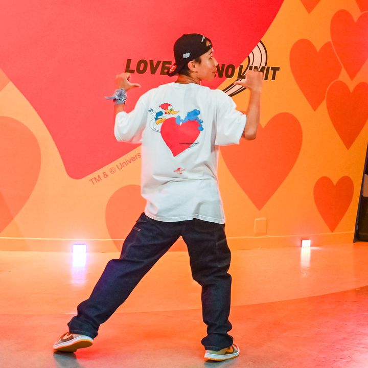 LOVE HAS NO LIMIT Tシャツ(白)2