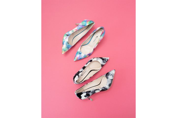 ダイアナの定番パンプスに限定カラー