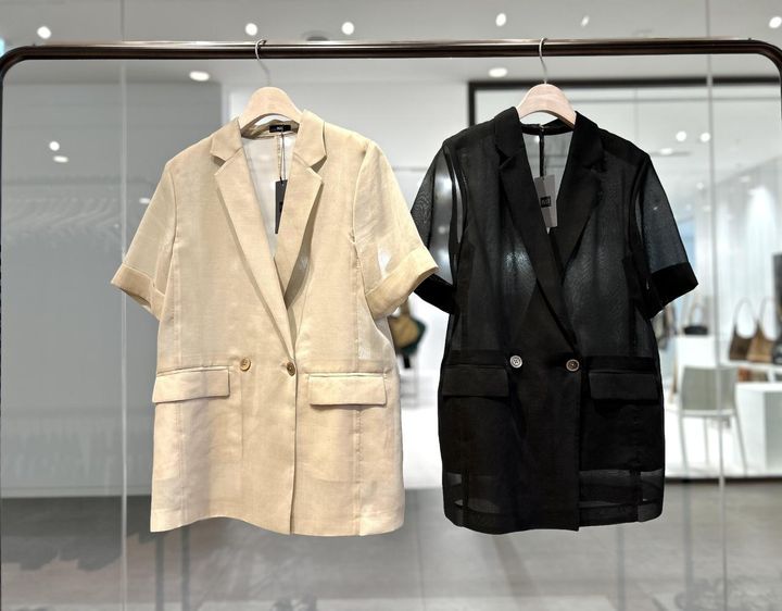 画像: 【プラステ】シアーオーガンジーハーフスリーブジャケット各¥17,000 www.plst.com