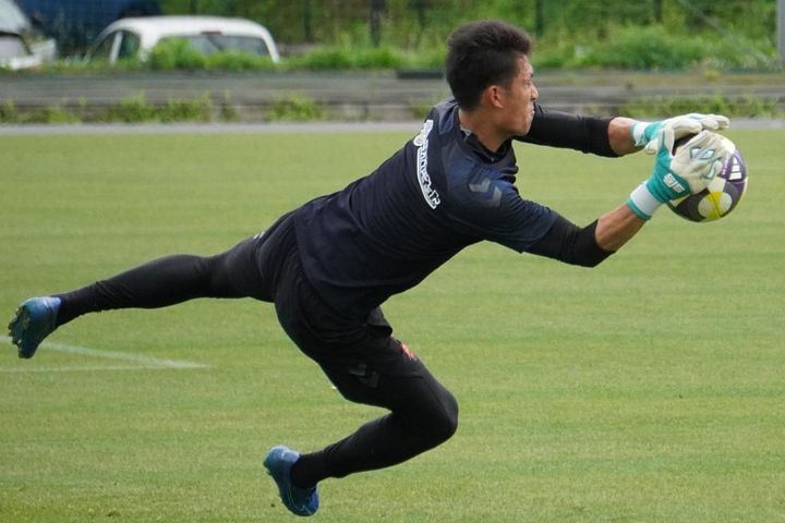 【インタビュー】「自分の信じた道を突き進んで…」日本プロリーグ初の京都大出身GKが成長を誓う