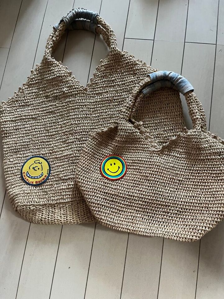 カゴバッグに市販のワッペンを縫い付けてワンポイントに