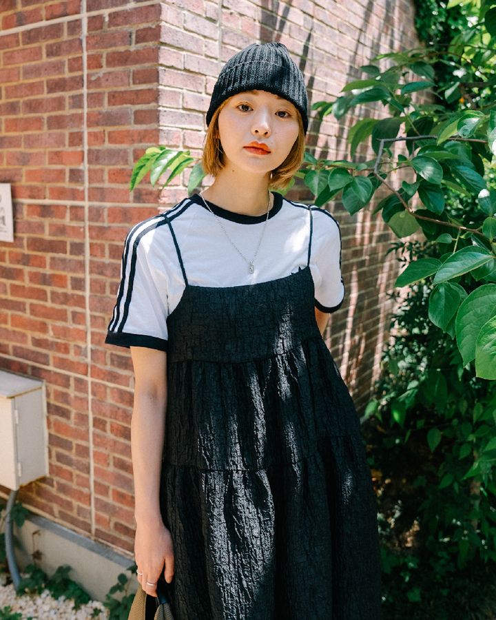 真夏の“ワンピース”ルック5選。さりげないレイヤードがお洒落見えのコツ【TOKYO SNAP】