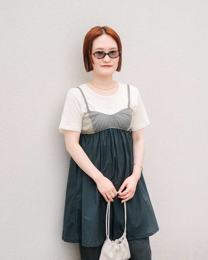 真夏の“ワンピース”ルック5選。さりげないレイヤードがお洒落見えのコツ【TOKYO SNAP】