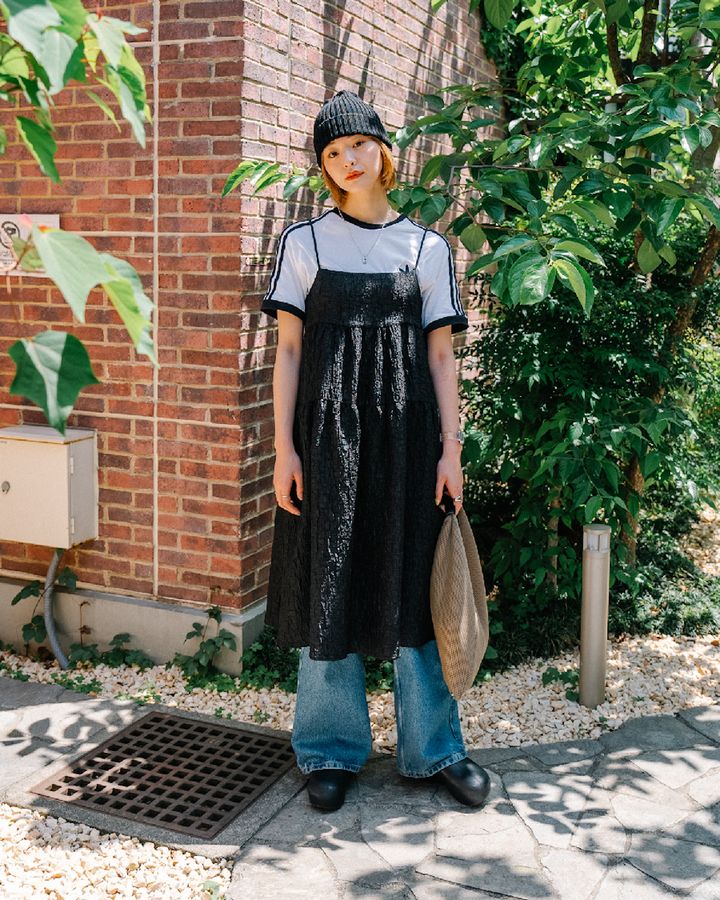 真夏の“ワンピース”ルック5選。さりげないレイヤードがお洒落見えのコツ【TOKYO SNAP】