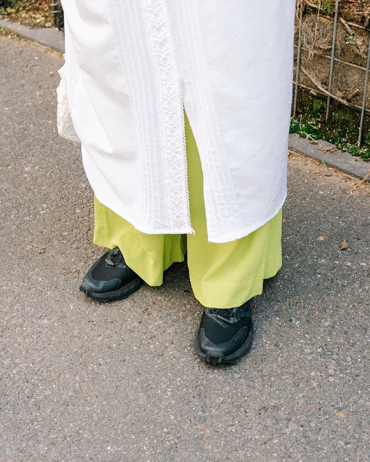 真夏の“ワンピース”ルック5選。さりげないレイヤードがお洒落見えのコツ【TOKYO SNAP】