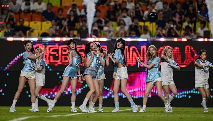 韓国アイドルの衣装に批判殺到…日本人メンバーの投稿で誹謗中傷に発展か