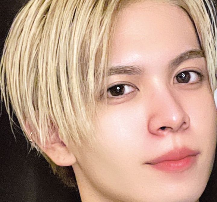 美しさを育てながら落とす美容液のようなオイルクレンジング。美容成分88％配合で、落とすだけではなく、潤いで整えるケアを実現。3％配合のはちみつがクッションのようなとろみ感をもたらし、後肌もしっとり。