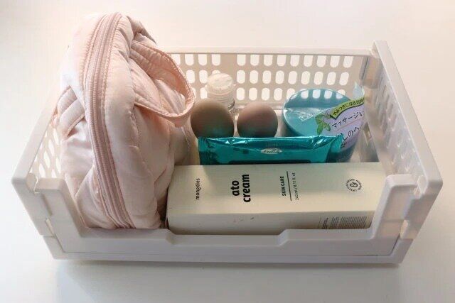 ダイソーのクローゼット収納ケース（33.7cm×20.2cm×12.5cm）2