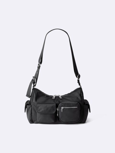 2025gu高見え黒アウトポケットショルダーバッグ