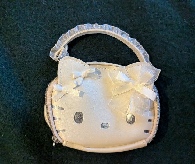 HELLO KITTY×BRILMYのミニポーチ